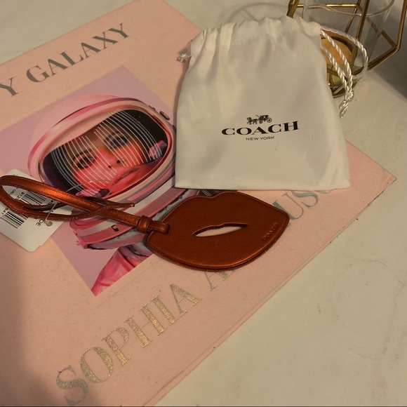 Coach Lips Bag Tag in Smooth Red Leather NWT - Picture 6 of 8